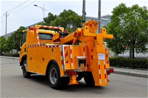 英山高速路拖车费